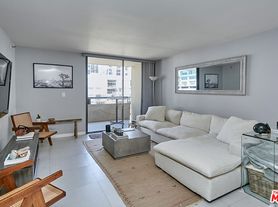 600 W 9th St