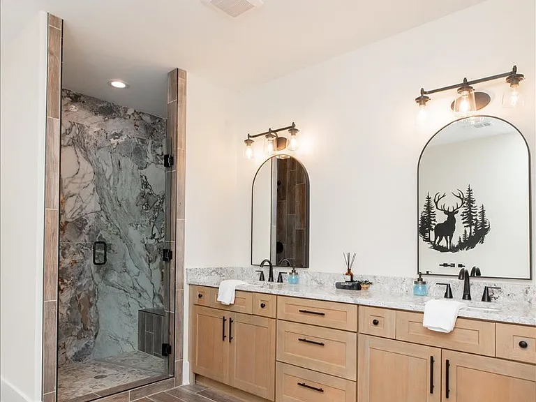 458 Palisade Dr — Photo 64