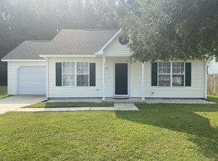 105 Providence Dr, Jacksonville, NC 28546