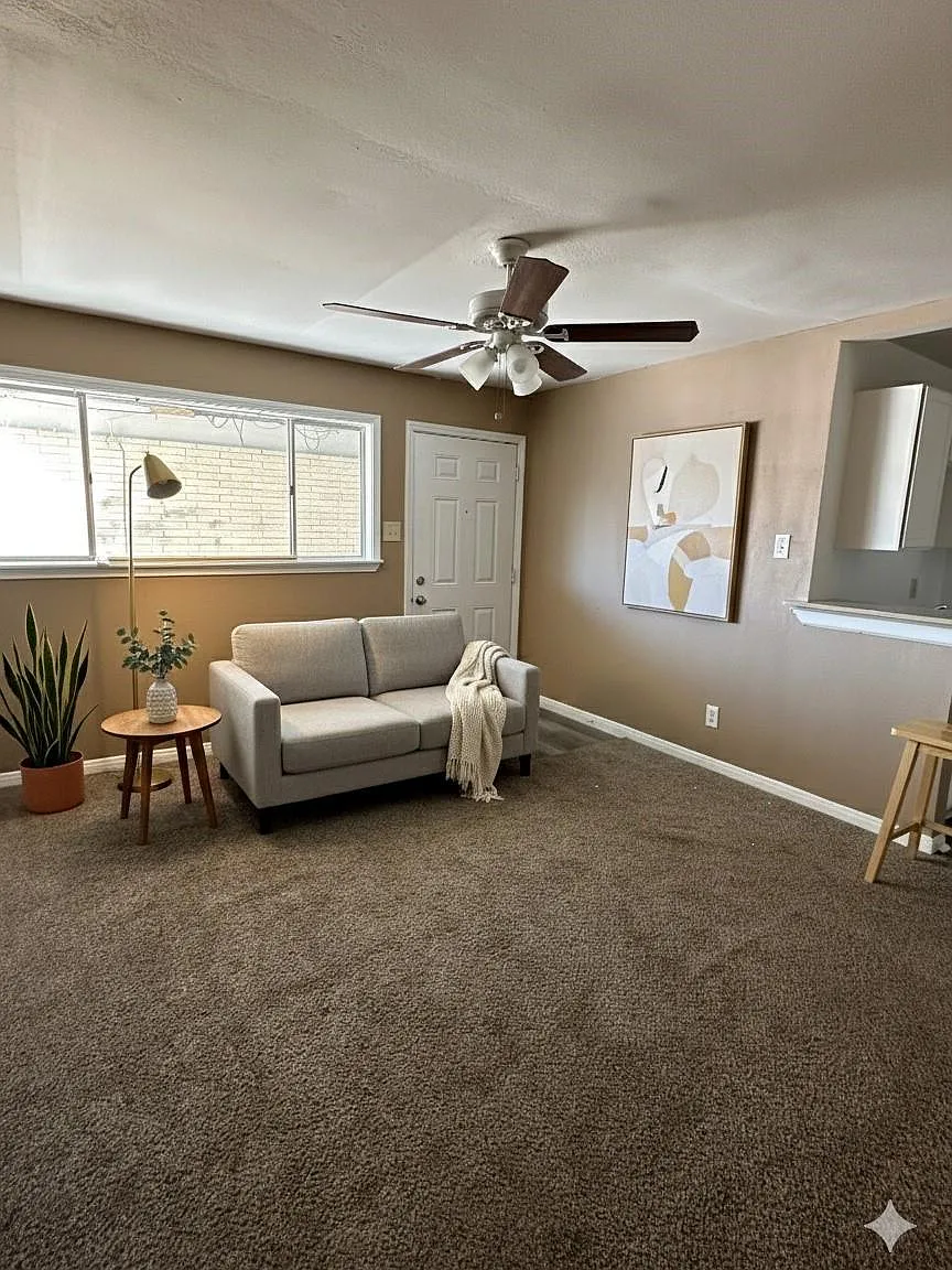 1 bed, 1.0 bath, $900 — Photo 1