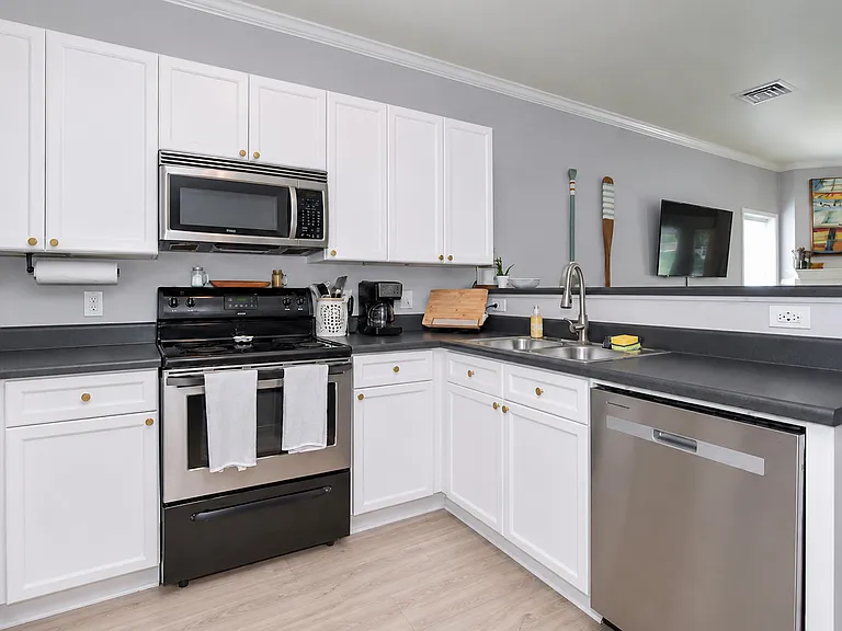 185 Sunset Point Dr #611 — Photo 10