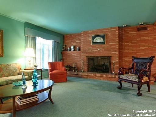 4th image of 143 Rockhill Dr