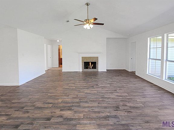 5th image of 26057 Coronation Dr