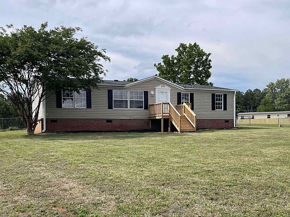 2nd image of 808 W Fleming Farm Dr