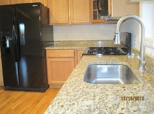 5th image of 121 Bickford St