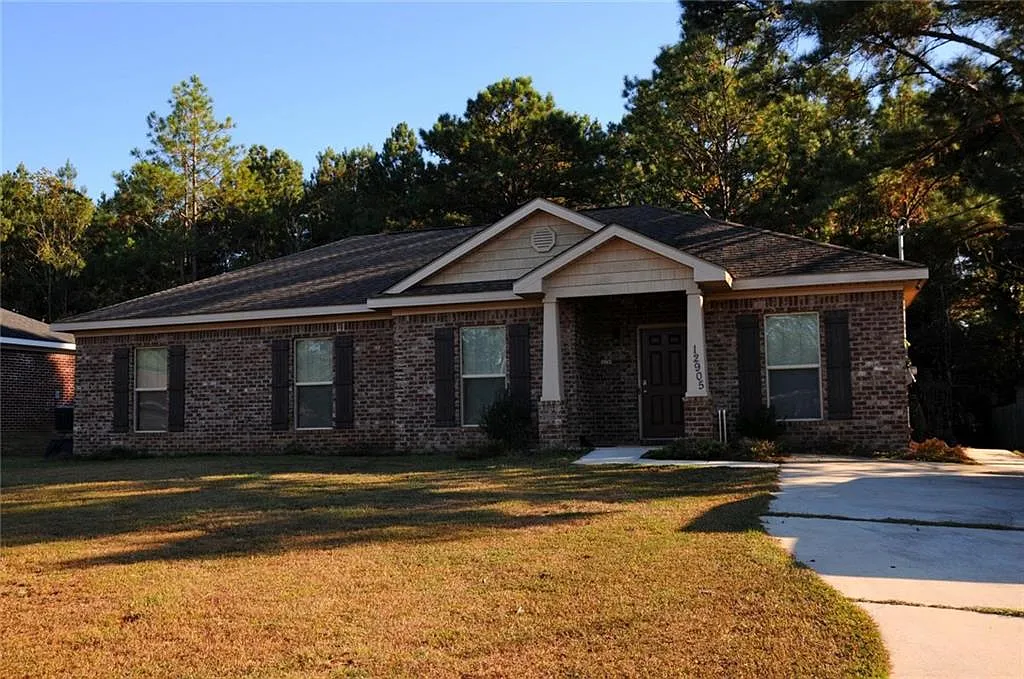 4 bed, 2.0 bath, 1558 sqft, $1,895 — Photo 1