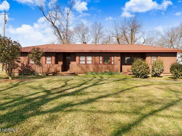 839 N Church Street, Mount Olive, NC 28365