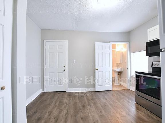 5th image of 253 Cecil Ave #3