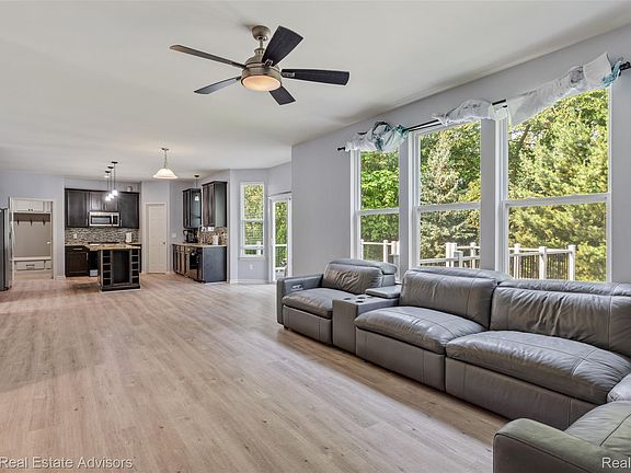 5th image of 51743 Leshan Dr