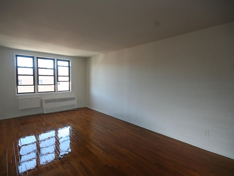 1st image of 31 Franklin Blvd #7