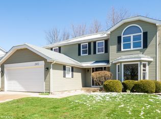 2452 Brockton Cir, Naperville, IL