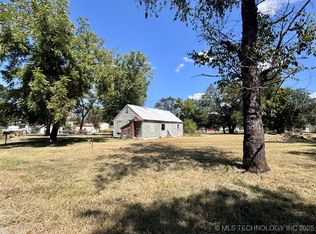 212 N Mayes St, Locust Grove, OK 74352