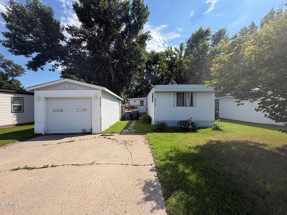 1st image of 929 Western Park Vlg