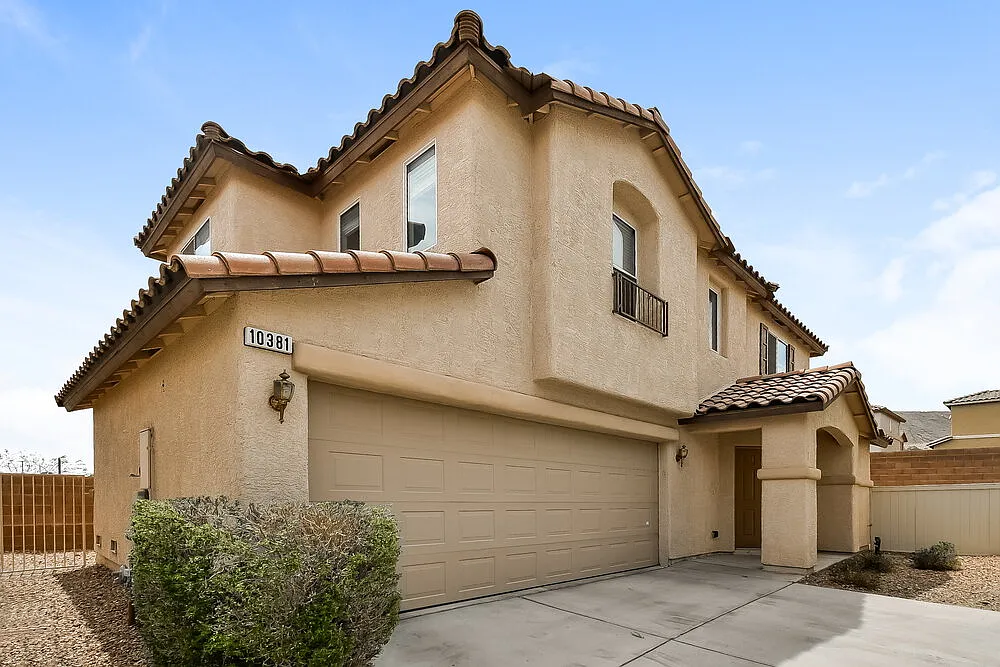 3 bed, 2.5 bath, 1358 sqft, $2,860 — Photo 4