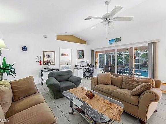 4th image of 310 SE 27th Ter