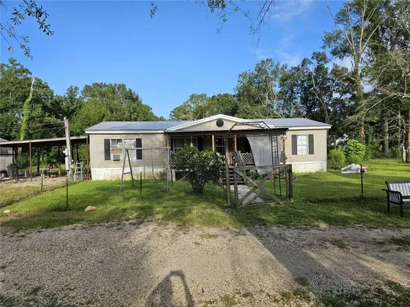 19690 Perrilloux Rd, Livingston, LA 70754