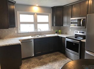 2217 W 18th St, Sioux Falls, SD 57105