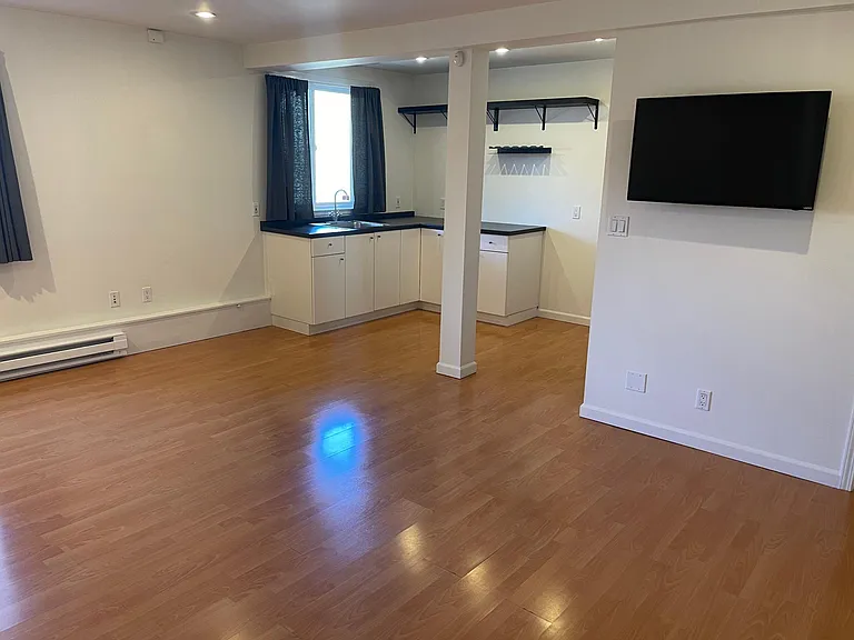 2423 35th Ave — Photo 27