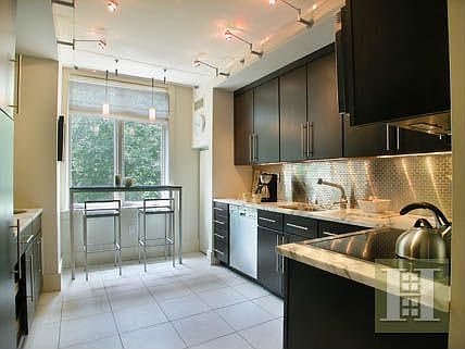 4th image of 616 S Orange Ave APT 2d