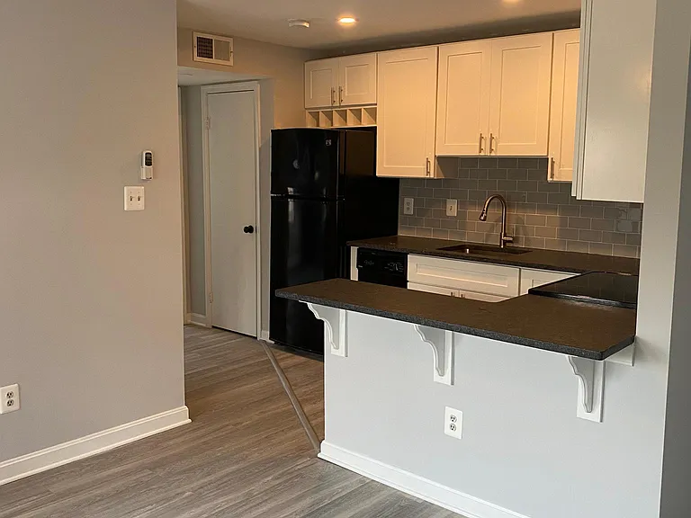 1707 Dewitt Ave #F — Photo 3