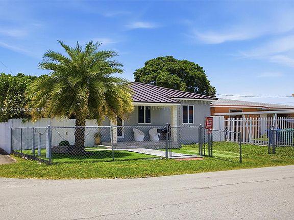 4th image of 301 SW 36th Ave