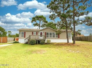 232 Castlebury Ln, Hubert, NC 28539