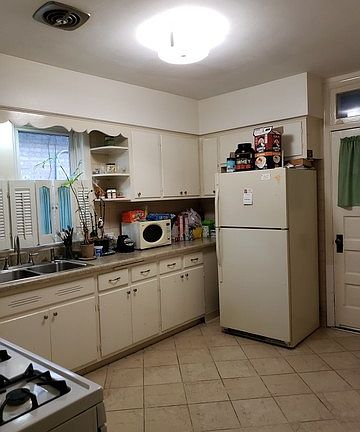 4th image of 2834 N 73rd Ave