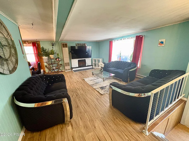 2193 Spring Dr — Photo 5