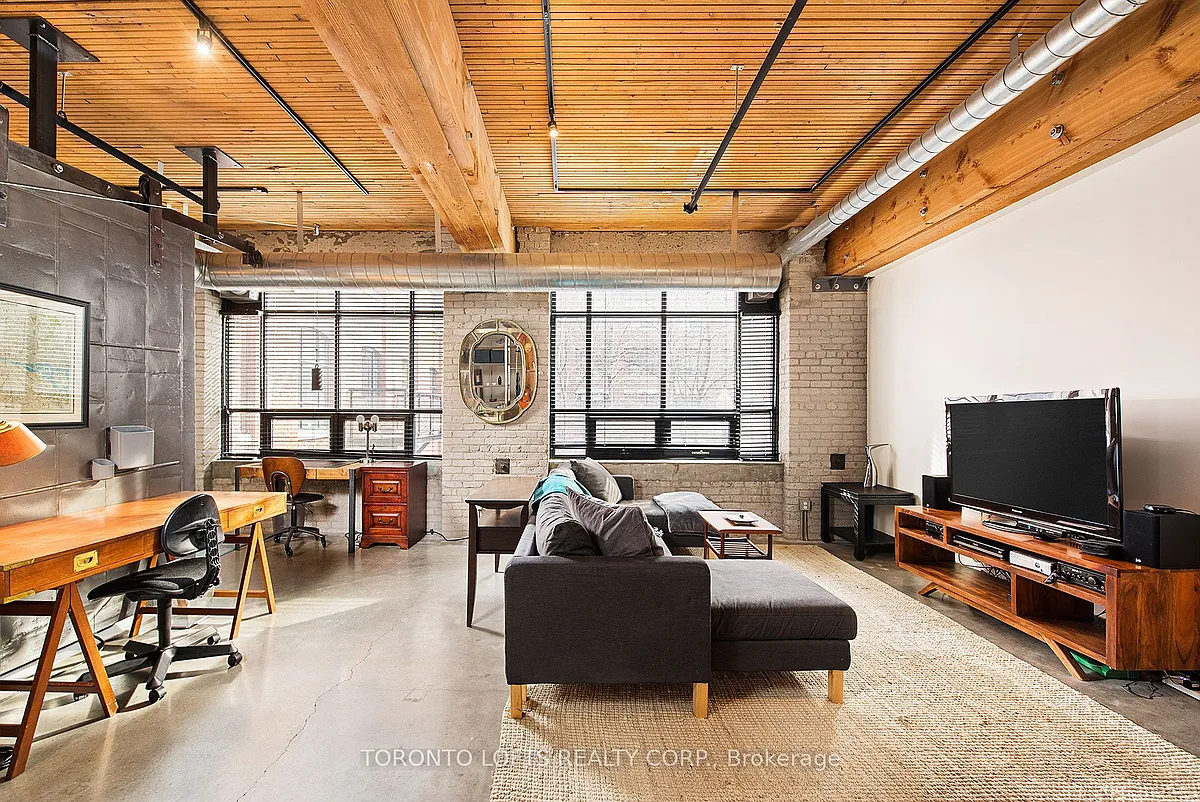 Building Photo - 68 Broadview Ave #201