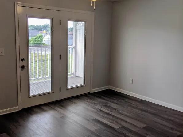 10501 Chariot Run Ct APT 101, Louisville, KY 40272