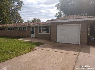 1417 Derby St, Salina, KS 67401