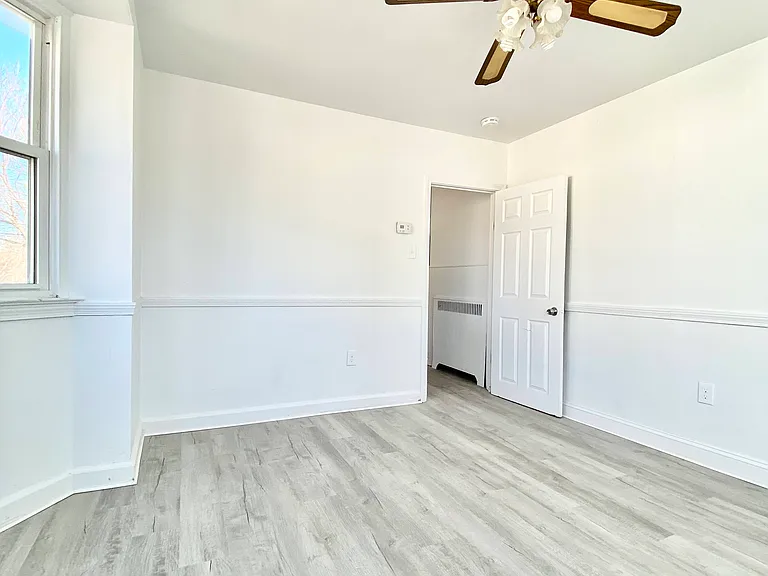 1029 Lafayette Ave — Photo 12