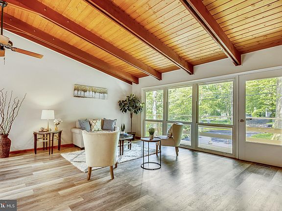 2nd image of 4026 Elizabeth Ln
