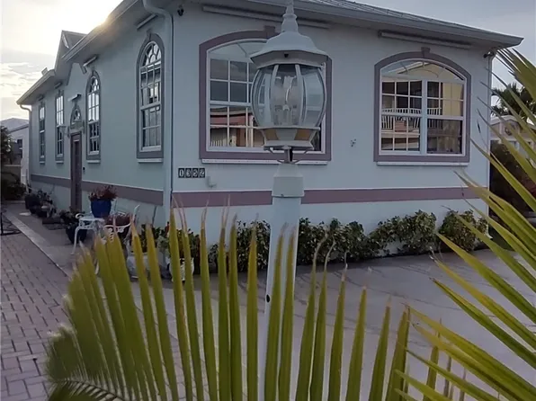 1352 Nettles Blvd, Jensen Beach, FL 34957