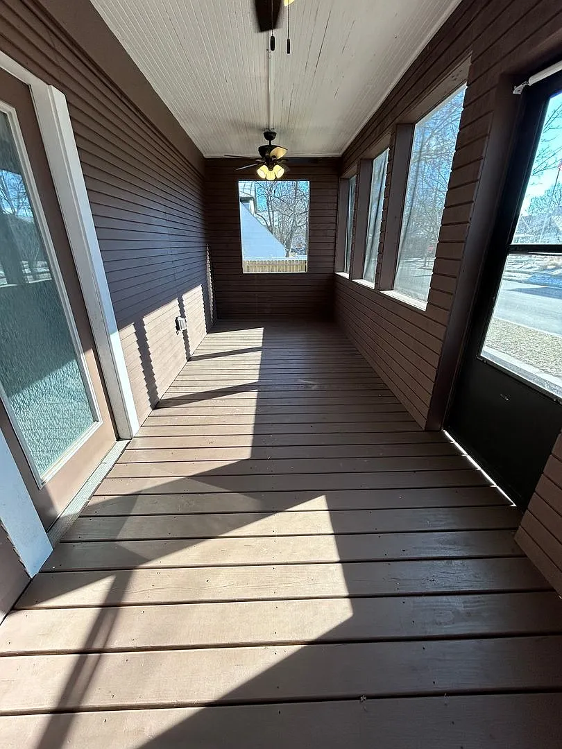 Spacious 4 Bedroom Home Near Viterbo & Downtown La Crosse Available June 1, 2027 — Photo 3