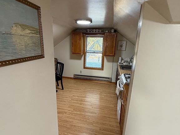 5th image of 160 Woodside Ave NE APT 3