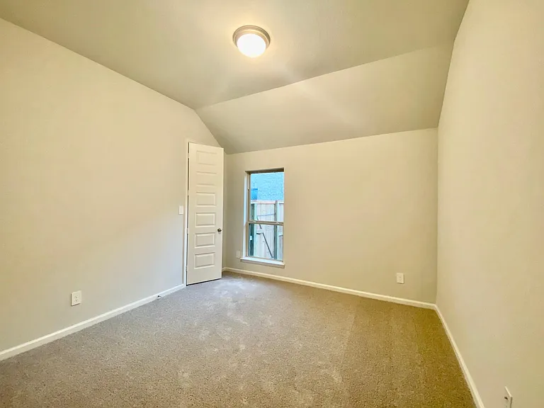 9411 Trestle Creek Ct — Photo 15