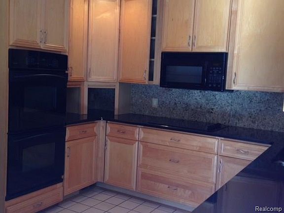 5th image of 6986 Pebblecreek Woods Dr #1