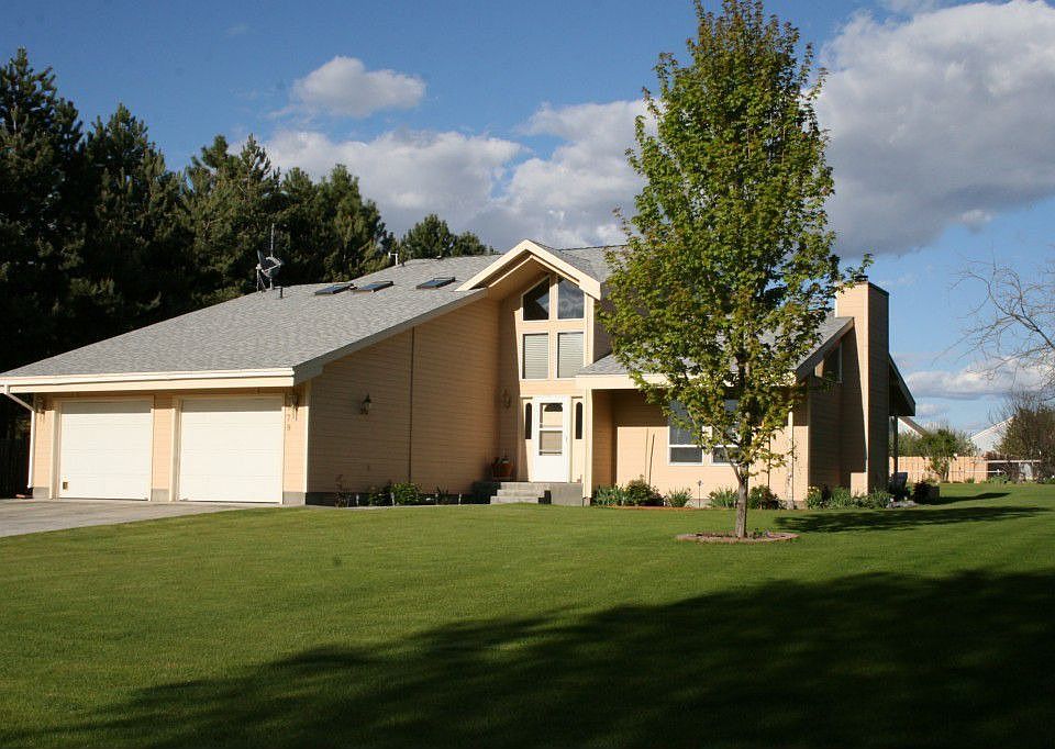 1st image of 4679 Bluff Dr NE