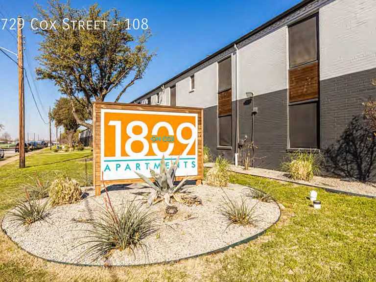 1729 Cox St — Photo 64