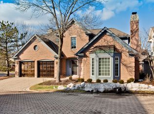 528 Rivershire Pl, Lincolnshire, IL 60069