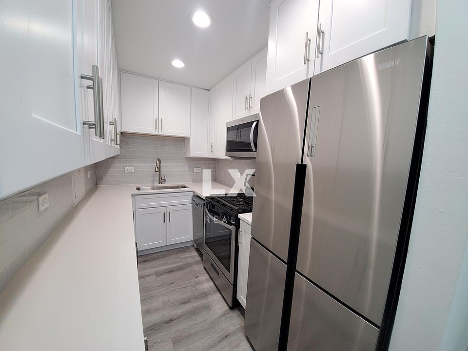 1st image of 486 W Aldine Ave #216