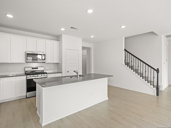 5th image of 11930 Vista Harbor
