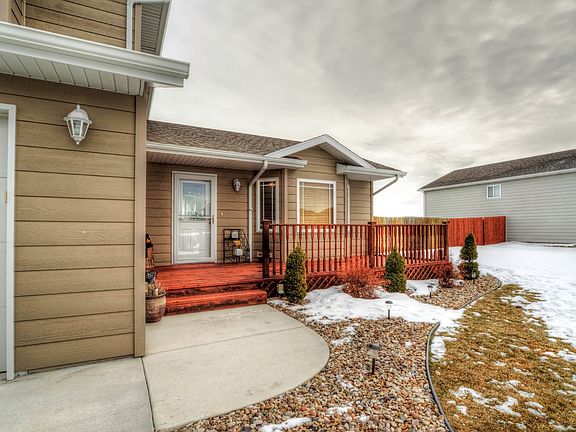 2nd image of 500 Freude Ln