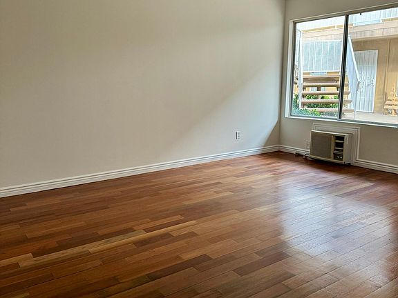 3rd image of 5457 Laurel Canyon Blvd