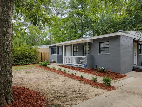 3rd image of 3013 Fairview Dr