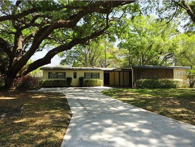 814 W River Drive