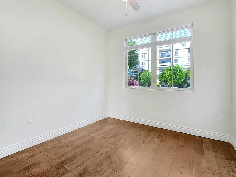 4410 Sepulveda Apartments — Photo 42