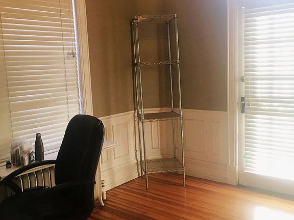 4th image of 920 N Pennsylvania St APT 1