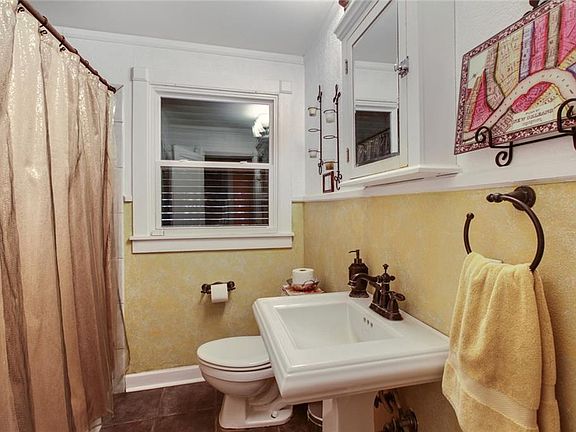 5th image of 7718 Zimpel St